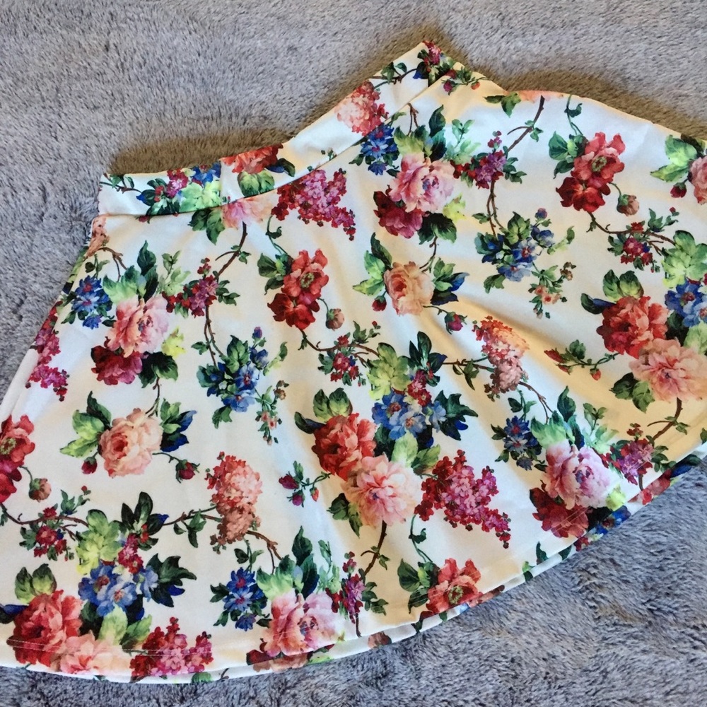 NOT FOR SALE RN! DONT BUY Off White/Cream Windsor Floral Skater Skirt Sz L